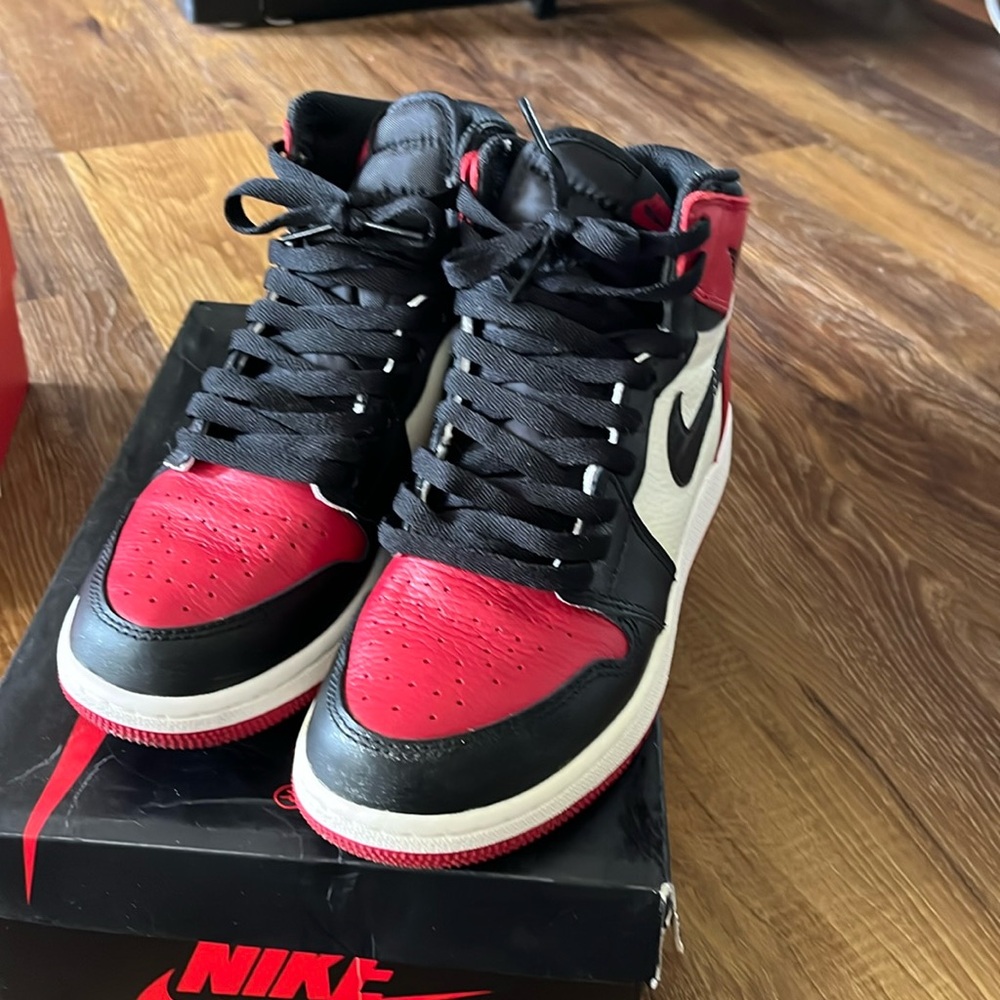 Jordan 1 Retro High
Bred Toe (GS)